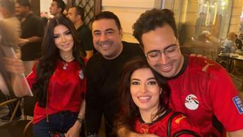 نيفين وغادة ورضا رجب يحتفلون بتأهل منتخب مصر إلى الدور الـ16 بكأس العالم