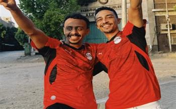أبطال  "محمود التاني" يحتفلون بفوز منتخب مصر