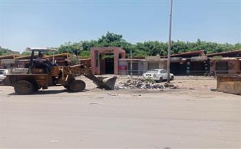 محافظ الجيزة يتابع الخدمات المقدمة ميدانيًا بـ5 أحياء ويوجه بتكثيف حملات النظافة ومراجعة تراخيص البناء