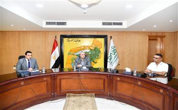 محافظ الفيوم يُشدد علي تسريع وتيرة العمل بمشروعات القرض الأوروبي ويؤكد: لا تهاون مع الشركات المتقاعسة 