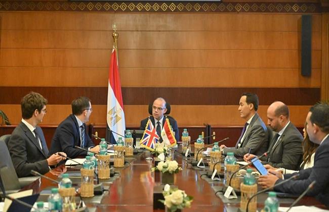وزير الاستثمار والسفير البريطاني بالقاهرة يتابعان عددًا من الملفات الاقتصادية والتجارية والاستثمارية   