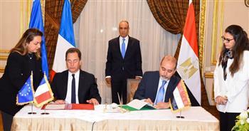 وزير الخارجية يشهد مراسم التوقيع على إعلان النوايا للتعاون في مجال الهجرة بين مصر وفرنسا