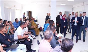 وزير العمل يتفقد اختبارات المتقدمين لفرص العمل الزراعية الموسمية بالخارج