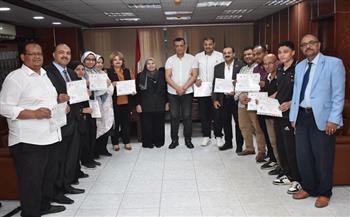 مدير تعليم سوهاج يكرّم الفائزين بالمراكز الأولى جمهوريًا في معرض العلوم والهندسة ISEF 2026