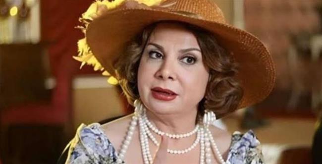 مشاجرة فادية عبد الغني في الشارع تثير الجدل بعد تداول فيديو للواقعة