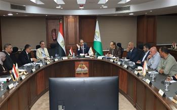 محافظ الجيزة يتابع إجراءات توفيق أوضاع الكيانات التعليمية ويؤكد: لا تهاون مع المخالفين