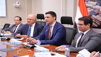 وزيرا الصناعة والعمل يبحثان إزالة تحديات قطاع الصناعة وتعزيز بيئة الاستثمار