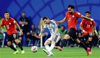 مصر لعبت ضد الفيفا.. جمهور الكرة حول العالم ينصف "الفراعنة"