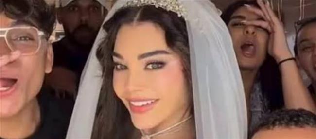 هيفاء وهبي تثير التساؤلات بعد ظهورها بفستان زفاف