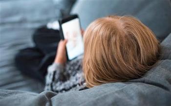 لجسم أكثر راحة.. عادات بسيطة تقلل أضرار الهاتف الذكي