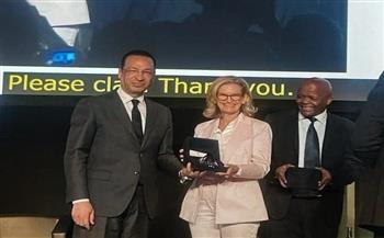 مصر تتسلم رئاسة منتدى القمة العالمية لمجتمع المعلومات لعام 2026 في جنيف
