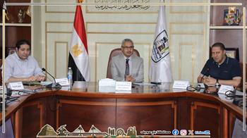 محافظ بني سويف يترأس اجتماع اللجنة العليا للبت في تقنين أراضي أملاك الدولة