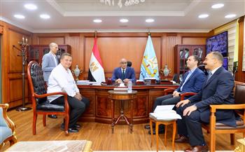 محافظ كفرالشيخ يناقش عددا من الملفات الخدمية والتنموية في عدة قطاعات