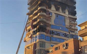 محافظ سوهاج يعلن السيطرة الكاملة على حريق برج معهد الإتصالات وبدء أعمال التبريد