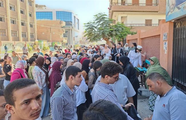 ارتياح نسبي بين طلاب الثانوية العامة بسوهاج بعد امتحاني الفيزياء والتاريخ