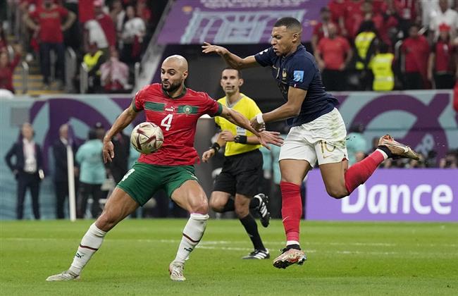 العرب في المونديال.. القناة الناقلة لمباراة المغرب وفرنسا اليوم في دور الـ8  