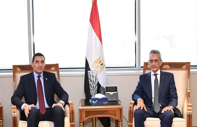 وزير الشباب والرياضة يلتقي  وزير شئون المجالس النيابية لتعزيز التعاون   