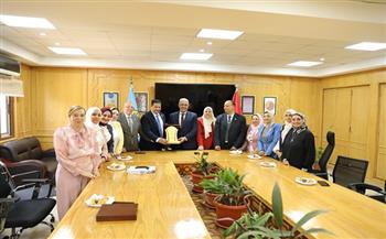 جامعة الأزهر تختتم المدرسة الصيفية لسفراء المناخ بتخريج 70 سفيرًا للمناخ وتكريم قيادات الجامعة    