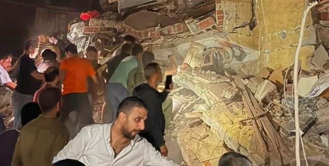 محافظ الغربية يوجه برفع درجة الاستعداد عقب انهيار عقار زفتى