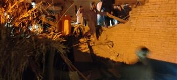 انهيار منزل من 4 طوابق في زفتى.. وفرق الإنقاذ تبحث عن ناجين تحت الأنقاض