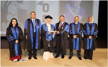 رئيس جامعة الإسكندرية: الجامعة تواصل تنفيذ خططها لتوفير مزيد من فرص التدريب والدراسات العليا للخريجين 
