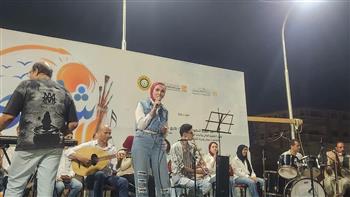 "شاطئ الفن" يواصل لياليه بجمصة