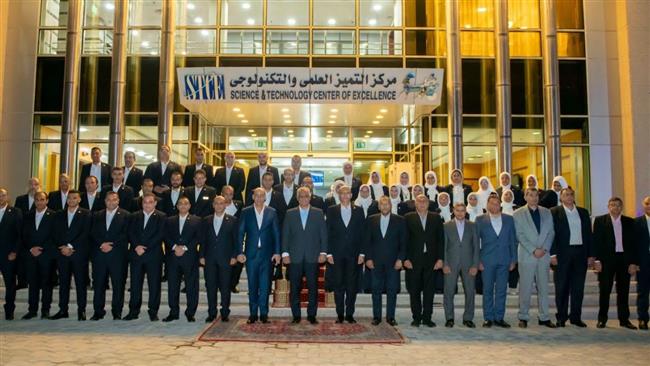 وزير الدولة للإنتاج الحربي يتابع سير العملية البحثية بمركز التميز العلمي والتكنولوجي
