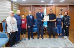  محافظ كفرالشيخ يكرم أوائل الثانوية العامة تقديرًا لتفوقهم 