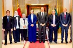 محافظ الوادي الجديد ورئيس"الاعتماد والرقابة الصحية" يوقعان بروتوكول تعاون لتأهيل المنشآت والكوادر الصحية