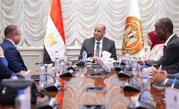 وزير العمل ومستشفى"السعودي الألماني"بالقاهرة يتفقان على التوسع في"التدريب من أجل التشغيل"بالمهن الطبية