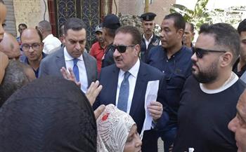 محافظ بورسعيد يلتقي أهالي منطقة القابوطي ويستمع إلى مطالبهم ويوجه بسرعة الاستجابة لها
