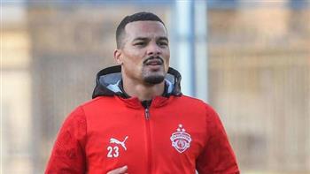 فخري لاكاي يشارك في تدريبات أهلي طرابلس بعد إنهاء إجراءات التعاقد معه