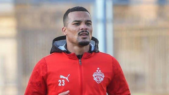 فخري لاكاي يشارك في تدريبات أهلي طرابلس بعد إنهاء إجراءات التعاقد معه  