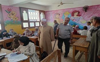 رئيس "سوهاج الأزهرية" يتفقد أعمال تصحيح الدور الثاني للشهادة الإعدادية