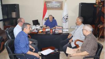 السكرتير العام لمحافظة بني سويف يتابع إجراءات تحصيل مستحقات الدولة عن مشروعات الصرف الزراعي المغطى