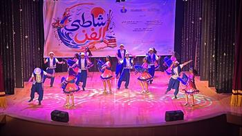 الفلكلور السكندري يزين حفلات "شاطئ الفن" بقصر ثقافة الغردقة 