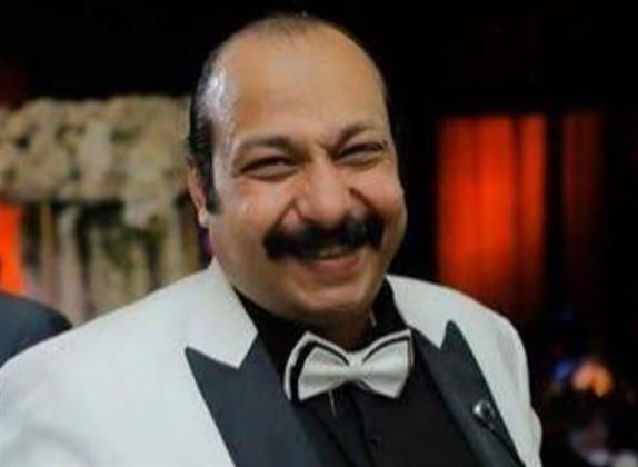 محمد ثروت ينضم إلى أبطال «ورا الكنبة» مع بيومي فؤاد