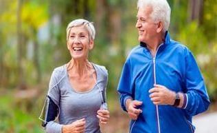 بعد الـ60.. طرق للحفاظ على قوتك ولياقتك دون الذهاب للصالات الرياضية