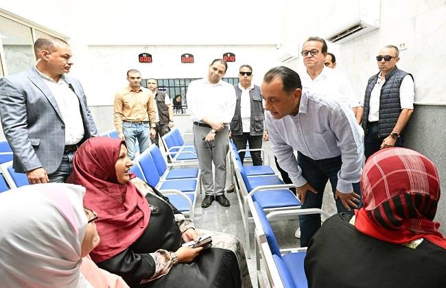 رئيس الوزراء يتفقد مركز طب الأسرة بقرية سندبسط ضمن مشروعات المبادرة الرئاسية "حياة كريمة"