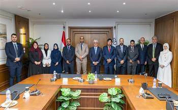 رئيس المنطقة الاقتصادية لقناة السويس يستقبل وفدًا عُمانيًا لبحث فرص التعاون والاستثمار وتعزيز التكامل الصناعي