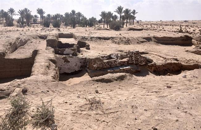 اكتشاف بقايا خان أثري بمدينة «عسيلة» المندثرة على طريق الحج المصري بسيناء    