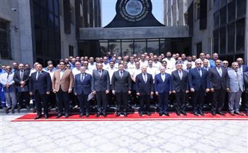كامل الوزير يكرم 74 من أبطال احتواء حريق سفينتي الغاز بميناء دمياط