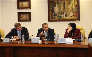 وزير الاتصالات: لن نسمح لأي شركة بمخالفة القواعد المنظمة لتسجيل وتفعيل خطوط الهاتف المحمول