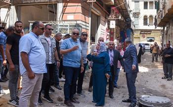 محافظ الإسكندرية يجري جولة مفاجئة بسوق باكوس ويتفقد أعمال رصف شارع القومية العربية   