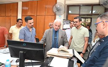 الدكتور عبد المولى يتفقد عددًا من الإدارات ويتابع تطوير الأداء ودعم منظومة التحول الرقمي بجامعة أسيوط 