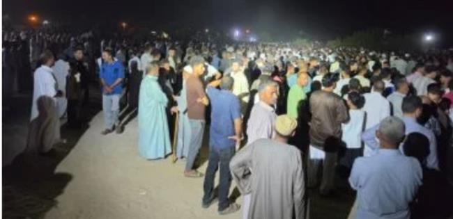 الشرقية تودّع 18 من أبنائها ضحايا حادث الإسماعيلية.. مشاهد مؤثرة خلال تشييع الجثامين