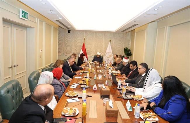 وزير الأوقاف يبحث مع رئيس اتحاد المستثمرات العرب آفاق التعاون المشترك
