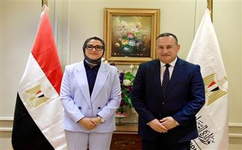 وزير التعليم العالي يبحث مع محافظ الوادي الجديد دعم مجموعة من المشروعات التعليمية