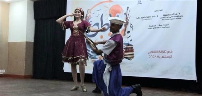 "شاطئ الفن" يواصل لياليه بالإسكندرية 