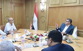 محافظ قنا يوجه بتكثيف الجهود لتعظيم الموارد المحلية واسترداد حق الدولة